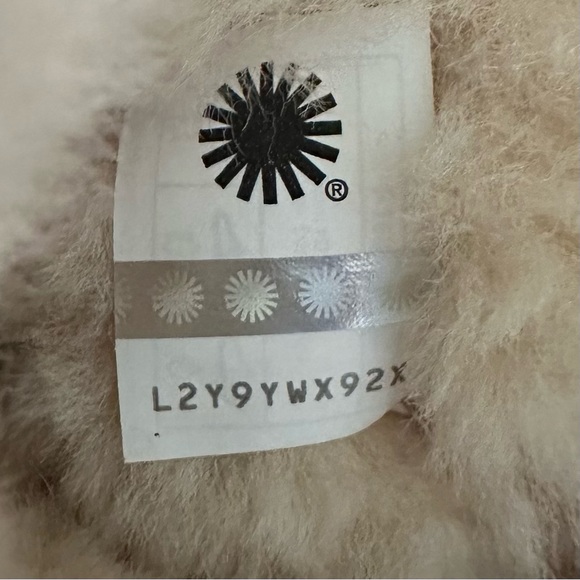 UGG Classic Short II Boots Chestnut 12 - Picture 13 of 13